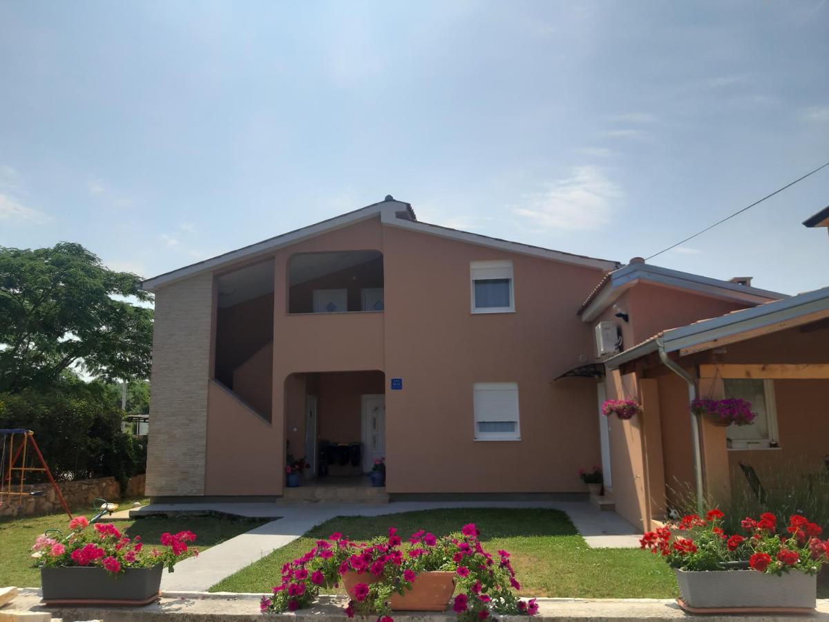 Apartments Dora 波雷奇 外观 照片