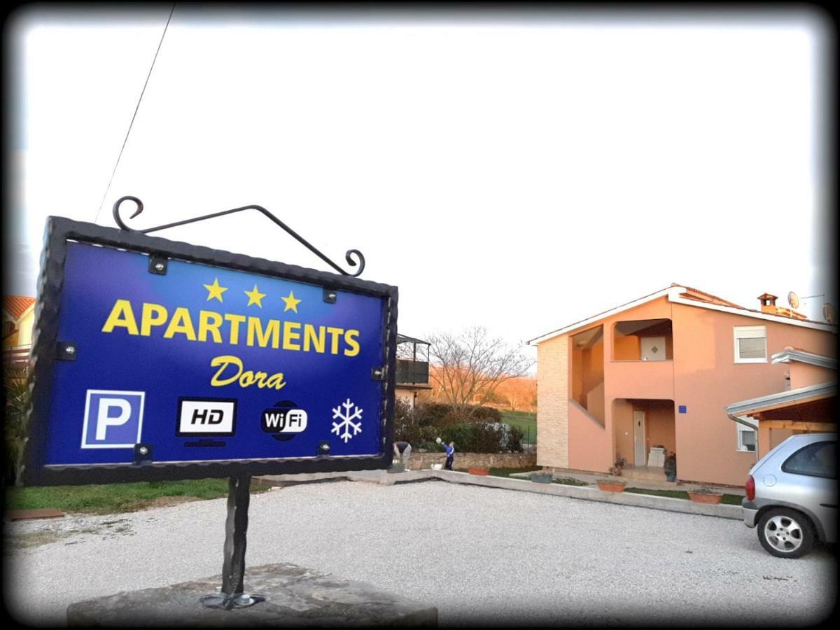 Apartments Dora 波雷奇 外观 照片